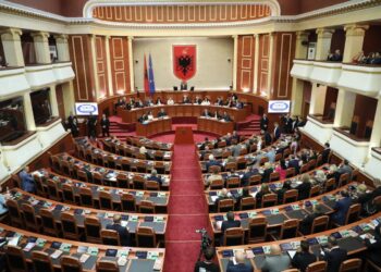 Mblidhet sot Kuvendi, PD depoziton listën e anëtarëve të komisioneve