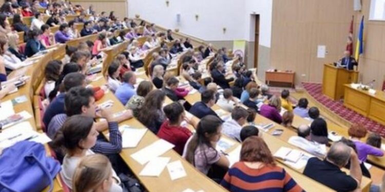 Nis sot zyrtarisht viti i ri akademik 2025-2026 në të gjitha universitetet në vend