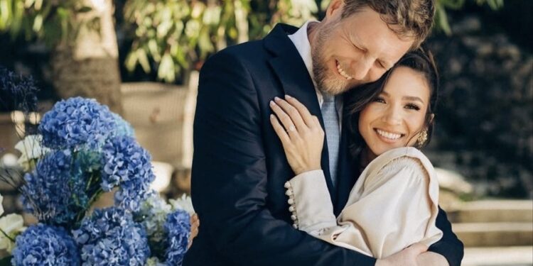 Dalin PAMJET nga ceremonia e dasmës magjike/ Princ Leka dhe Blerta Celibashi kurorëzojnë dashurinë në martesë