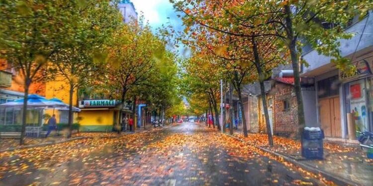 Deri në mesditë reshje shiu në të gjithë territorin/ Sot kushte atmosferike të paqëndrueshme