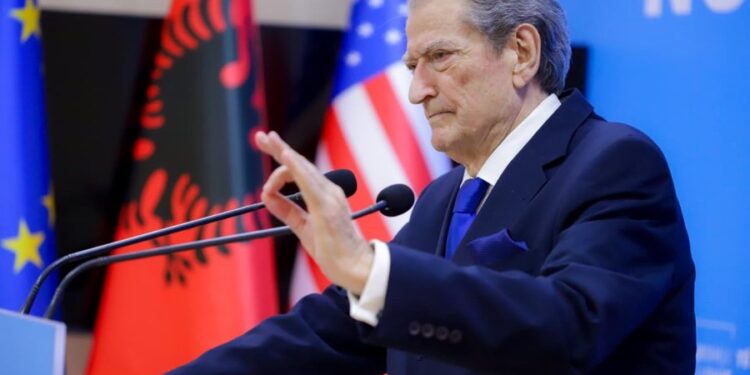 Berisha zgjidhet zv.president i CDI, unioni më i madh i partive të djathta në botë