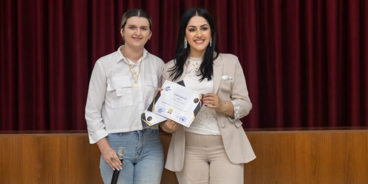 PROFIL/ XHOANA SHEHU, FORCA QË LIND NË DUART E NJË VAJZE 22-VJEÇARE