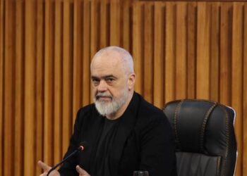 Rama mbledh sot kryebashkiakët në Golem