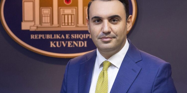 “Juglindja e paralizuar, rrugët kanë rënë”, Këlliçi: Ku i çoi Balluku 3.8 mld euro?