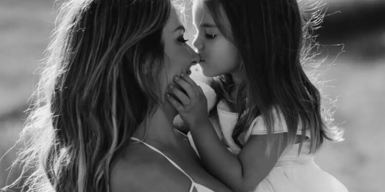 Arbana Osmani: E kam dënuar veten që u mërzita kur mora vesh se isha shtatzënë me vajzën, nuk isha gati për një fëmijë tjetër