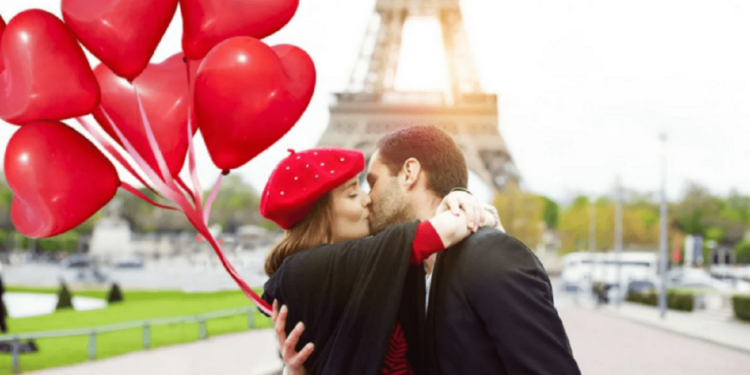 14 Shkurti po vjen, disa ide se çfarë të shmangni dhe çfarë të zgjidhni këtë vit