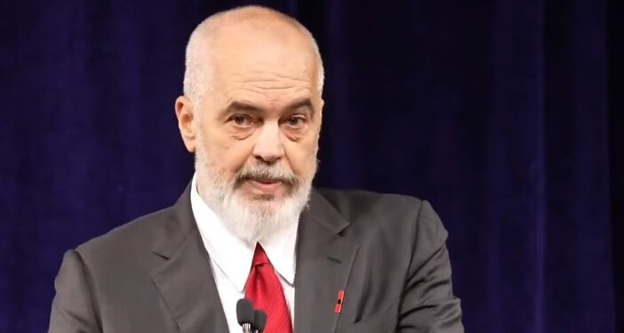 Skandali/ Pasi e izoloi totalisht juglindjen e vendit, Rama niset drejt Korçës me helikopter