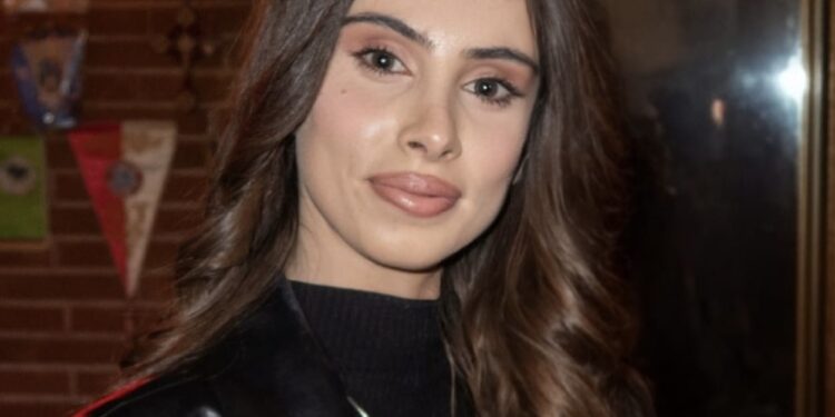 Xhuma Xhixha, një zë i ri që afirmohet përmes kujtesës dhe ndjeshmërisë poetike