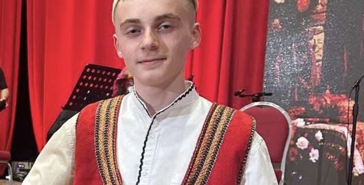 Leonel Gjoka –Tingulli i çiftelisë që po ringjall traditën shqiptare