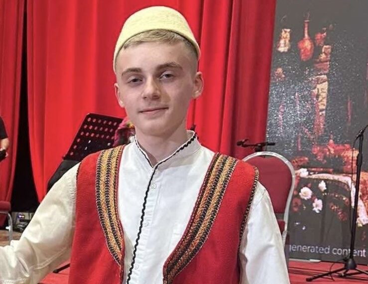 Leonel Gjoka –Tingulli i çiftelisë që po ringjall traditën shqiptare