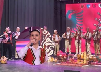 Marko Hoti shkëlqen në koncertin festiv “Gurra e Kurbinit” në Lezhë
