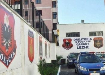 Plagosja e dyfishtë me thikë në berberhane, arrestohet autori i dyshuar në Lezhë! Njerka e kishte denoncuar edhe për dhunë