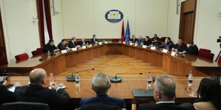 Udhëkryqi i reformës zgjedhore/ Mes mosbesimit dhe presionit për ndryshime të thella