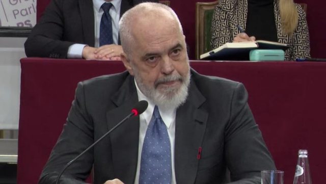 Rama: S’ka abuzime me naftën, të ardhurat nga rritja e çmimit do të shkojnë për mbrojtjen e pensionistëve