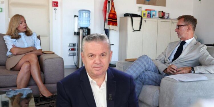 “Tregon shalët te perëndimorët”, Murrizi shpërthen ndaj kryetares së KLP-së: Nuk ka minimumin e etikës!