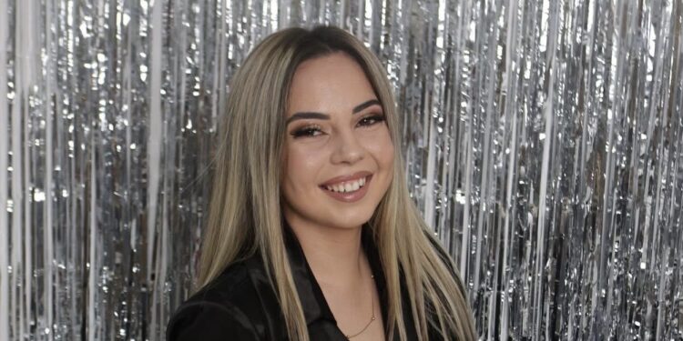 Xheni Piroli, zëri i pedagogjisë që sfidon heshtjen e arsimit!