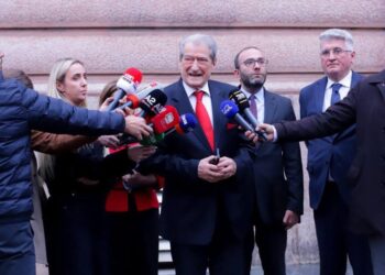 Berisha me zyrtarët e KE: Afera e AKSHI-t, Karçanaj është fake, e vërteta është Linda Rama