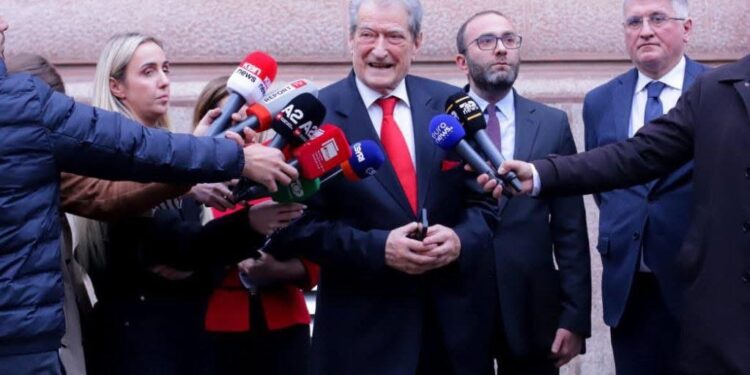 Berisha me zyrtarët e KE: Afera e AKSHI-t, Karçanaj është fake, e vërteta është Linda Rama