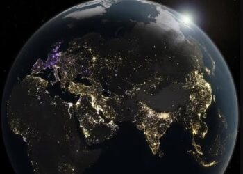 Reuters: Të dhënat satelitore tregojnë se Toka po bëhet gjithnjë e më e ndritshme natën