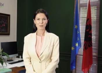 Alarm për SPAK/ Fermeri nga Lushnja denoncon korrupsionin në AZHBR – “50 milion lekë nën dorë ose nuk e merr grantin”