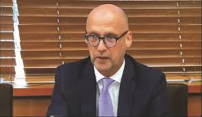 EKSKLUZIVE/ Martin Henze: “Shqipëria në udhëkryq – mes korrupsionit strukturor, krizës së institucioneve dhe kërkesës për ndryshim”