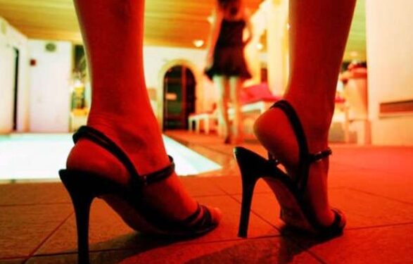 Shfrytëzonte bashkëjetuesen për prostitucion në bashkëpunim me persona të tjerë/ Dërgohen për gjykim 3 shtetas, në Berat