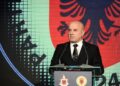 “E drejta nuk është nder” – Axhami reagon pas qytetarit që priti 5 orë për të takuar Ramën