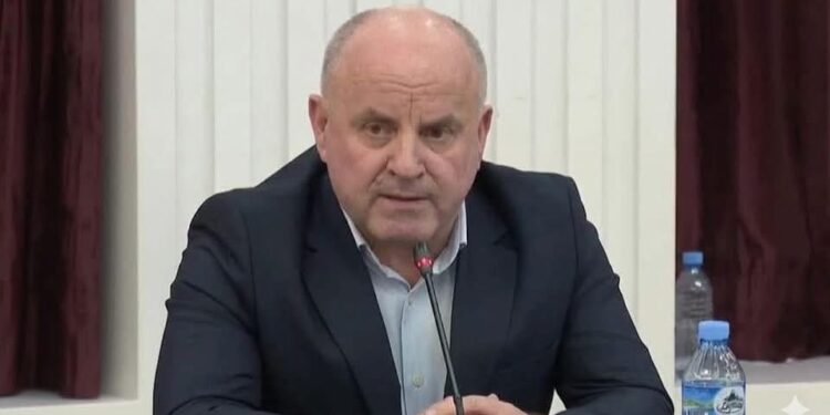 “Arsimi nuk është propagandë!” Axhami kërkon Reformë Kombëtare Arsimore
