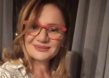 Analizë e romanit: “Pasqyra e thyer” të autores Vita Blloshmi Kozeli