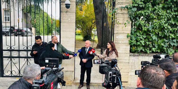 PLL kërkon dorëheqjen e Ramës: “Kriza prek institucionet e sigurisë, nevojiten zgjedhje të parakohshme”